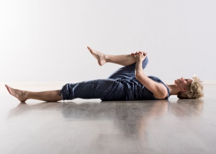 Stretching Exercises Help Relieve Knee Pain at Home